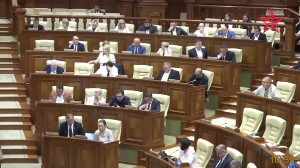 ПСРМ потребовала заслушать в парламенте министра обороны в связи с очередным инцидентом в Национальной армии, в результате которого солдат-срочник получил огнестрельное ранение - Sputnik Молдова
