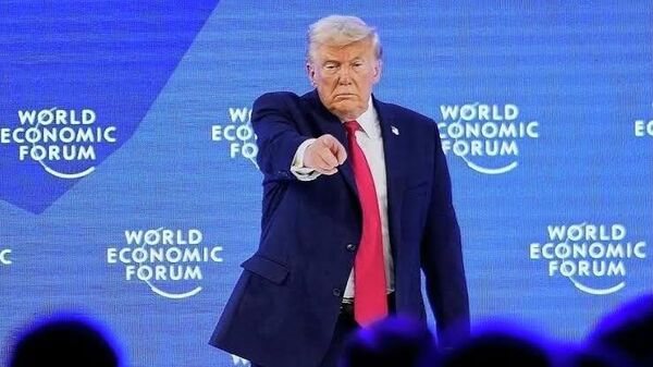 59% из 5469 респондентов опроса, прошедшего во всех штатах, считают президента США Дональда Трампа «опасным диктатором, власть которого следует ограничить, пока он не разрушил американскую демократию» — американский Newsweek - Sputnik Молдова