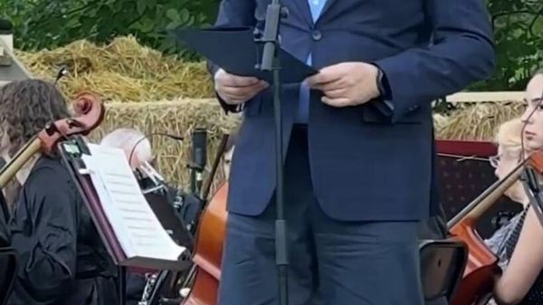 Prim-ministrul Republicii Moldova, Alexandru Munteanu, a participat la deschiderea ediției jubiliare a festivalului DescOperă, subliniind că dezvoltarea țării depinde nu doar de economie și infrastructură, ci și de susținerea culturii - Sputnik Moldova