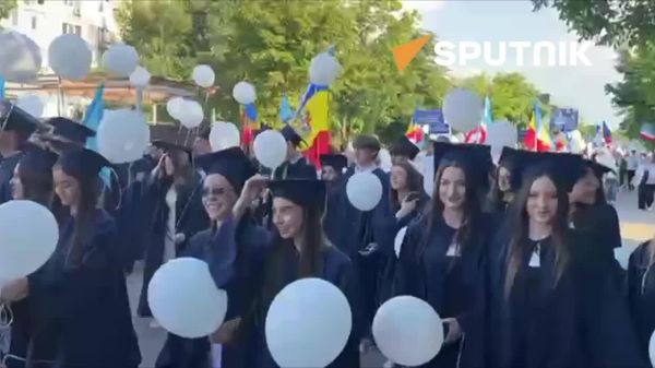 La Comrat a început Balul absolvenților - Sputnik Moldova