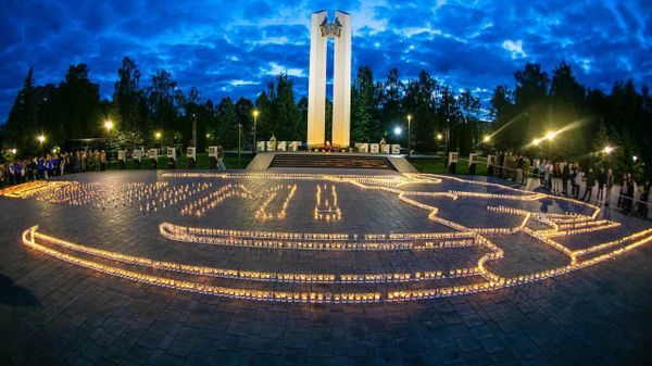 По всей России проходит акция Огненные картины войны в канун Дня памяти и скорби - Sputnik Молдова