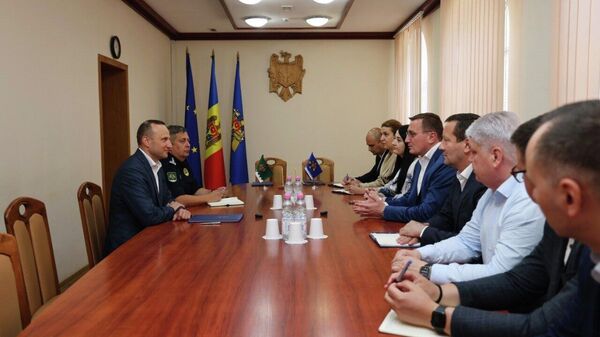 O știre din seria „adevăr sau provocare?!” - zice-se într-un comunicat oficial că directorul Serviciului Vamal al RM, Radu Vrabie, și șeful Inspectoratului General al Poliției de Frontieră, Ruslan Galușca, au semnat astăzi un Acord de colaborare! - Sputnik Moldova