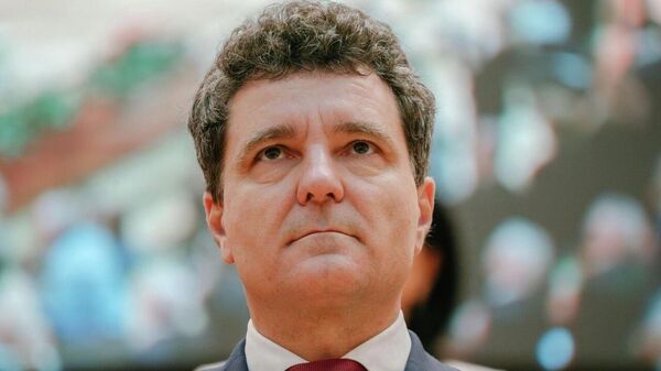 К импичменту президента Румынии Никушора Дана на фоне политического кризиса в стране призвал бывший глава кабмина Людовик Орбан - Sputnik Молдова