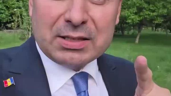 Настал момент, когда народ Молдовы должен выйти на улицы — Костюк призвал граждан выйти на протест против проекта налоговой политики - Sputnik Молдова