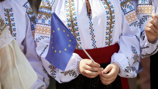 Итоги недели: возьмут ли Молдову в ЕС, кумовство Санду, проект унири с Румынией - Sputnik Молдова
