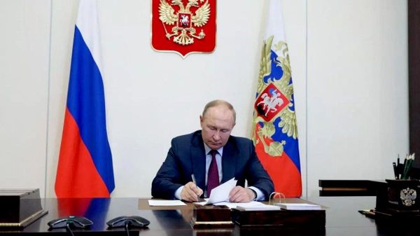 În Rusia se va crea o bază de date unică cu codurile IMEI ale dispozitivelor mobile – Putin a semnat legea în acest sens - Sputnik Moldova