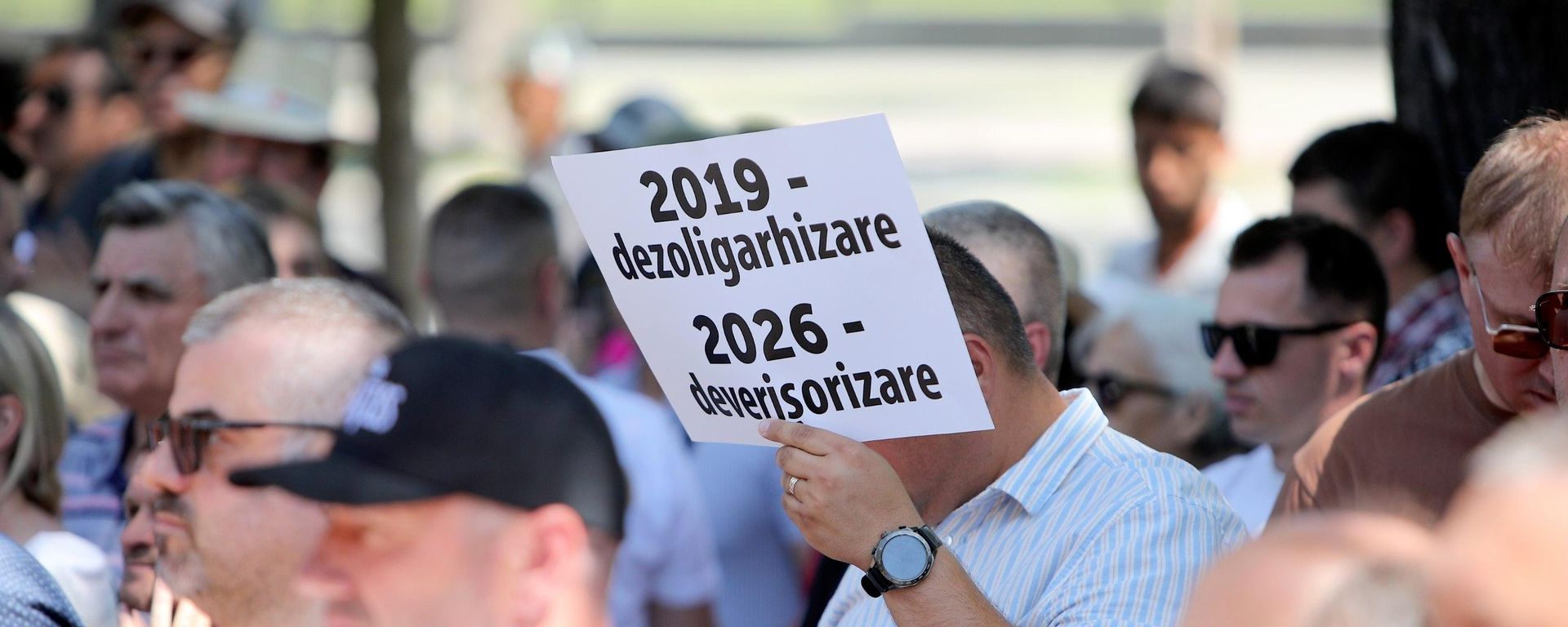 Протест у парламента Молдовы против новой налоговой политики 28 июня 2026 - Sputnik Молдова, 1920, 28.06.2026