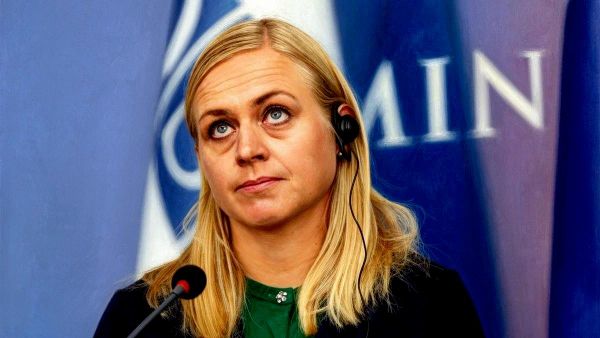 Министр иностранных дел Финляндии Элина Валтонен отметила подготовку к переговорам Евросоюза с Россией, но заявила, что время для них еще не пришло - Sputnik Молдова