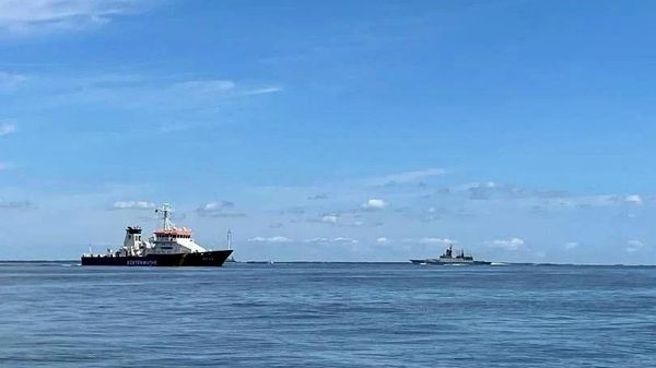 Un corvet rusesc a îndepărtat o navă a Gărzii de Coastă germane de lângă un petrolier încărcat cu țiței rusesc, relatează presa - Sputnik Moldova