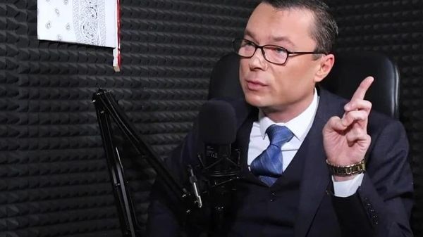 Журналист Георге Гонца связал отставку Мунтяну с отказом соблюдать правила руководства PAS - Sputnik Молдова