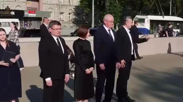 Azi dis de dimineață, Maia Sandu a apărut alături de premierul în demisie, Alexandru Munteanu, la evenimentul dedicat comemorării victimelor deportărilor din perioada stalinistă - Sputnik Moldova