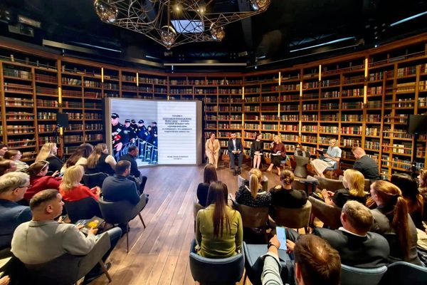 Всё проходит. Правда остается. В Москве проходит презентация книги политзаключенной — главы Гагаузии Евгении Гуцул - Sputnik Молдова