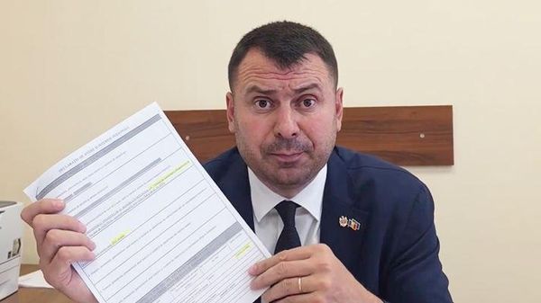 Костюк заявил о миллионных зарплатах и пенсиях в структуре при Минфине - Sputnik Молдова
