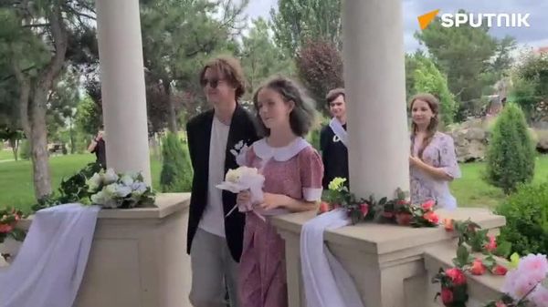 А это - уже традиционная часть праздника в День семьи, любви и верности в Тирасполе - Sputnik Молдова