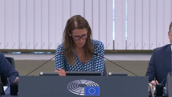 Parlamentul European nu a reușit să obțină majoritatea necesară (361 de voturi) pentru a respinge revenirea la „Chat Control 1 - Sputnik Moldova