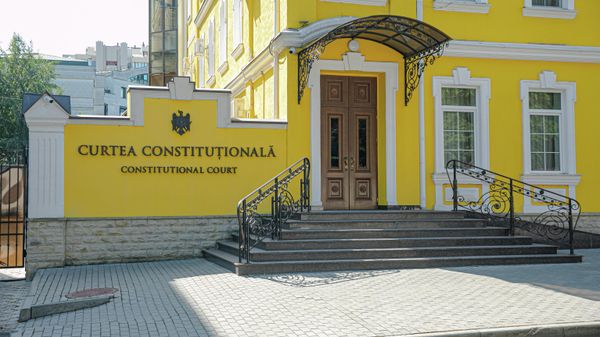 Итоги недели: решение Конституционного суда, консультации Санду, книга Гуцул - Sputnik Молдова