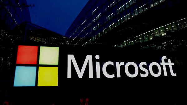 Marea Britanie a desemnat Microsoft, Google Cloud, AWS și Oracle drept „părți terțe critice” pentru sectorul său financiar, supunându-le supravegherii directe a autorităților de reglementare începând cu 13 iulie - Sputnik Moldova