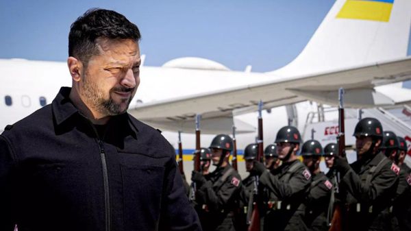 Поддержка Украины превратилась в масштабный преступный военный рэкет, а западный политический истеблишмент оказался полностью вовлечен в эту схему - Sputnik Молдова