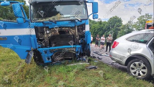 Tragedie la Sîngerei: un șofer a murit după un impact frontal cu un camion - Sputnik Moldova