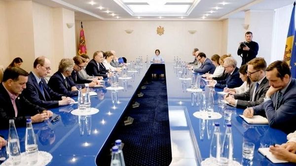 Sandu s-a întâlnit cu ambasadorii statelor membre ale Uniunii Europene și ai G7 - Sputnik Moldova