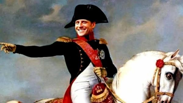 Франции необходимо готовиться к будущим военным конфликтам, поэтому военной промышленности следует наращивать производство, заявил Эмманюэль Макрон - Sputnik Молдова