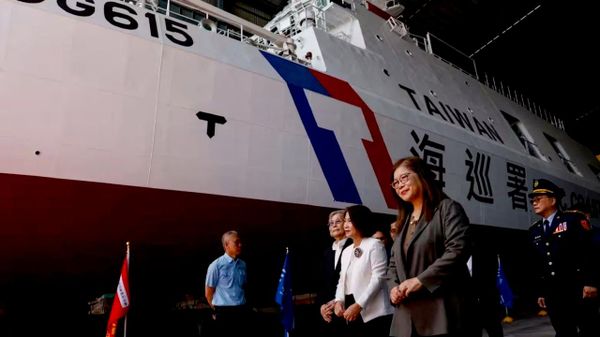 Taiwanul va achiziționa 25 de drone maritime și 2 drone subacvatice pentru Paza de Coastă, în cadrul unui parteneriat cu o firmă americană din domeniul apărării, cu scopul de a consolida securitatea maritimă în fața activității tot mai intense a marinei și a pazei de coastă chineze - Sputnik Moldova
