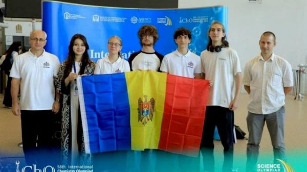 Lotul olimpic al Republicii Moldova a obținut o medalie de aur, două medalii de argint și una de bronz la Olimpiada Internațională de Chimie, desfășurată în perioada 10-19 iulie, la Tașkent, Uzbekistan - Sputnik Moldova