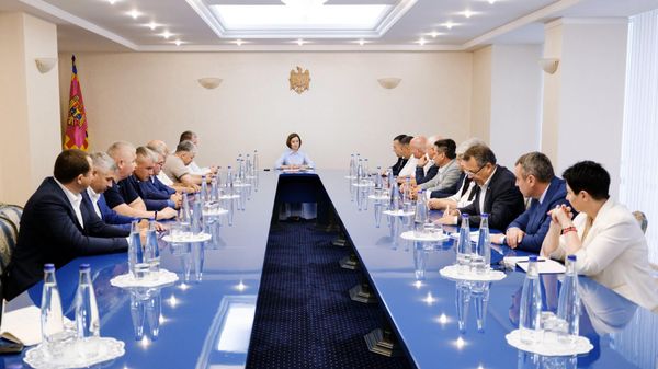 Беседа президента Молдовы Майи Санду с представителями Народного собрания Гагаузии - Sputnik Молдова