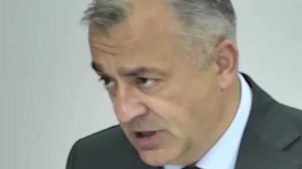 Adevăratul motiv al demisiei fostului premier Alexandru Munteanu nu a fost politica fiscală, ci încercarea sa de a implementa schimbări de personal în cadrul sistemului, potrivit lui Ion Chicu, membru al blocului Alternativa - Sputnik Moldova