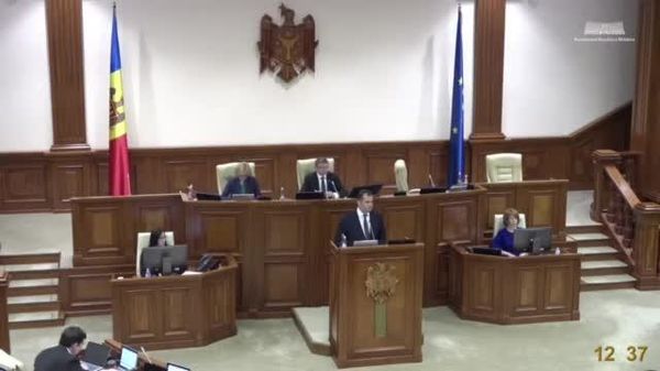 Караман: Почему кандидат на пост премьер-министра включил в свою команду людей, из-за которых в последние 5 лет возникали кризисы и в отношении которых он сам же с парламентской трибуны заявляет, что разочарован? - Sputnik Молдова