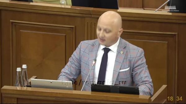 „Astăzi, jurnaliștii pot lucra liber”, a declarat Dorian Istrati, membru al partidului de guvernământ PAS - Sputnik Moldova