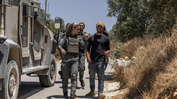 Poliția de Frontieră israeliană a împiedicat jurnaliștii să ajungă la o familie palestiniană din apropiere de Nablus, care se află sub asediul coloniștilor de mai bine de două săptămâni, invocând necesitatea de a „preveni fricțiunile” - Sputnik Moldova