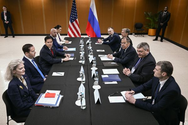 Министр иностранных дел России Сергей Лавров (третий справа) и госсекретарь США Марко Рубио (третий слева) во время встречи "на полях" Совещания министров иностранных дел АСЕАН в Пасае, Манила. Четверг, 23 июля 2026 года.(Фото: Brendan Smialowski / Pool Photo via AP) - Sputnik Молдова