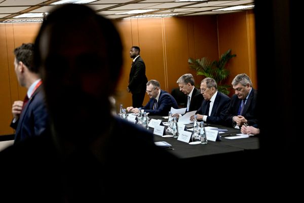 Министр иностранных дел России Сергей Лавров (второй справа) во время встречи с госсекретарем США Марко Рубио "на полях" Совещания министров иностранных дел АСЕАН в Пасае, Манила. Четверг, 23 июля 2026 года.(Фото: Brendan Smialowski / Pool Photo via AP) - Sputnik Молдова