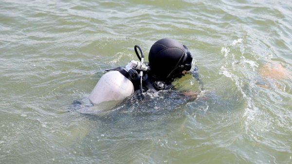 Поиски тела пропавшего в Пруте ребенка продолжались несколько дней: водолазы обнаружили его в 4 км от места происшествия - Sputnik Молдова