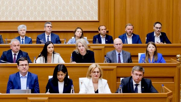 Майя Санду провела заседание Национальной комиссии по европейской интеграции, в котором впервые принял участие новый состав правительства во главе с премьером Василе Тофаном - Sputnik Молдова