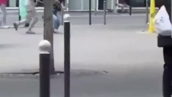 Atac cu cuțitul la Paris: „din ordinul lui Allah” - Sputnik Moldova