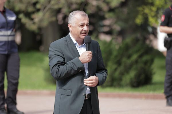 Лидер Партии развития и объединения Молдовы, депутат Ион Кику на протесте. - Sputnik Молдова