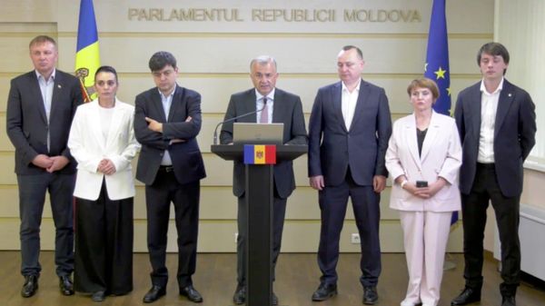 Opoziția cere demisia ministrului Energiei și a conducerii Energocom, pe fondul crizei carburanților - Sputnik Moldova