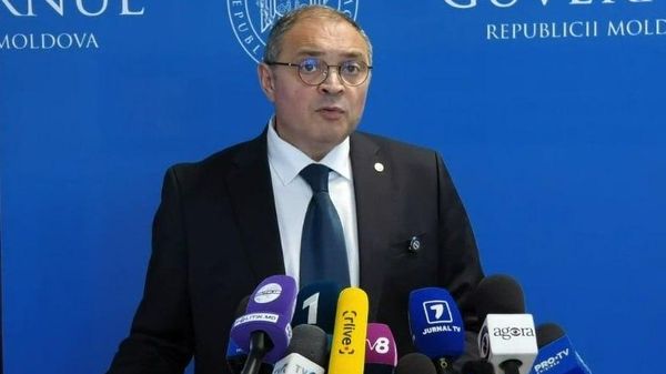 Министр культуры Дан Суручану не стал отрицать свои прежние деловые связи с окружением Плахотнюка - Sputnik Молдова