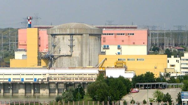 Единственная румынская АЭС в Чернаводэ (уезд Констанца на юго-востоке страны) будет полностью остановлена из-за понижения уровня воды в Дунае - Sputnik Молдова