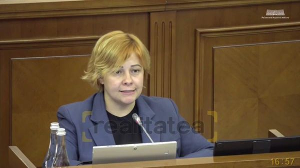 Многократное избиение девушки братом депутата PAS потребовала расследовать депутат от Демократии дома Анна Цуркану-Оборок - Sputnik Молдова