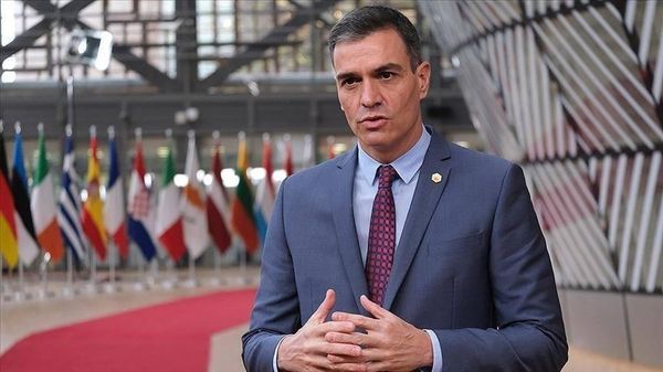 Массовый наплыв мигрантов в испанскую Сеуту является «атакой и нарушением территориальной целостности Испании», — премьер Испании Санчес - Sputnik Молдова
