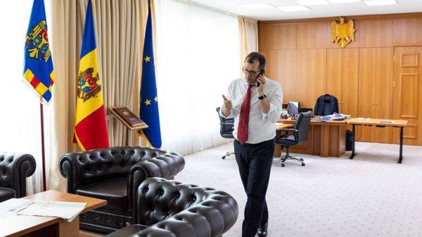Șeful cabinetului de miniștri al Moldovei, Tofan, a dat raportul despre convorbirea telefonică cu premierul ucrainean Serghei Korețki - Sputnik Moldova