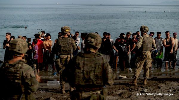 Numărul migranților care și-au pierdut viața în încercarea de a ajunge în Ceuta a crescut la 67, relatează publicația El País - Sputnik Moldova