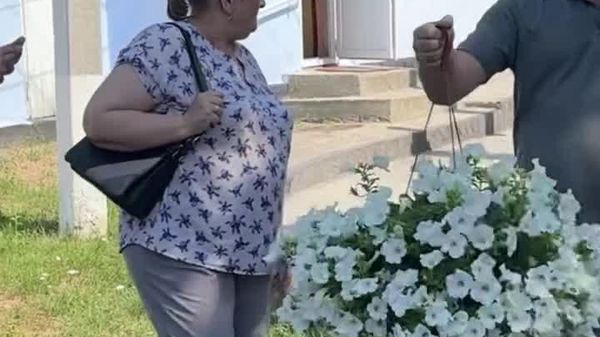 Zeci de locuitori ai satului Zastînca au protestat împotriva deciziei de amalgamare voluntară a localității cu comuna Cosăuți - Sputnik Moldova