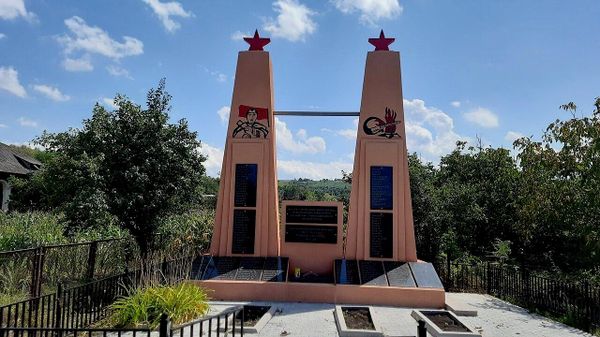 Поисковики Молдовы помогли установить место погребения советского солдата - Sputnik Молдова