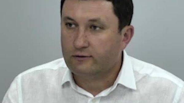 Депутат парламента Владимир Односталко раскритиковал работу законодательного органа, заявив, что он превратился в машину для голосования, которая принимает законы без полноценного обсуждения - Sputnik Молдова
