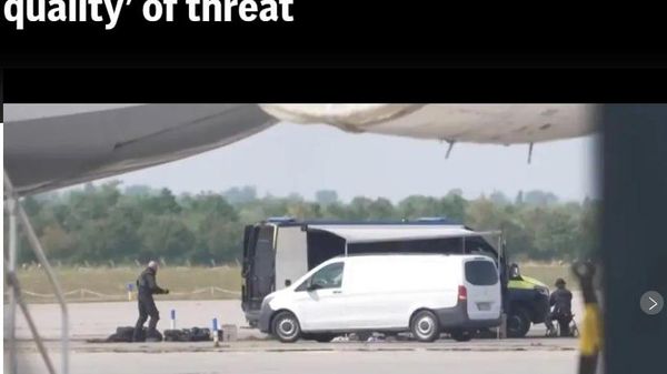 Полиция Германии ищет неизвестный объект, с которым грузовой самолет столкнулся возле аэропорта Лейпцига, сообщает AP - Sputnik Молдова