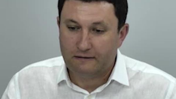Скандал вокруг высоких зарплат родственников Санду вызвал вопросы и в Европарламенте, заявил депутат-социалист Владимир Односталко - Sputnik Молдова